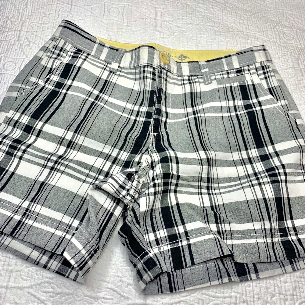 Dockers Black White Bermuda